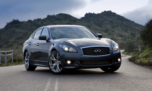 Infiniti M56 #12
