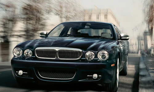 Jaguar Daimler Super Eight #7