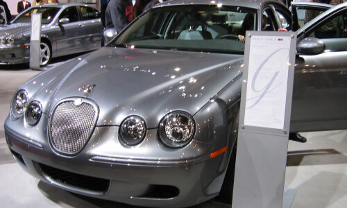 Jaguar S-Type R #4