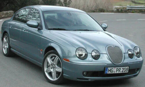 Jaguar S-Type R #7