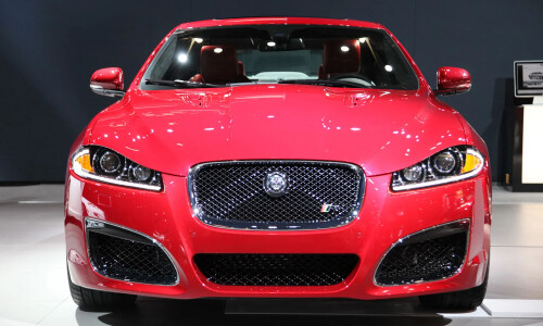 Jaguar XF #13