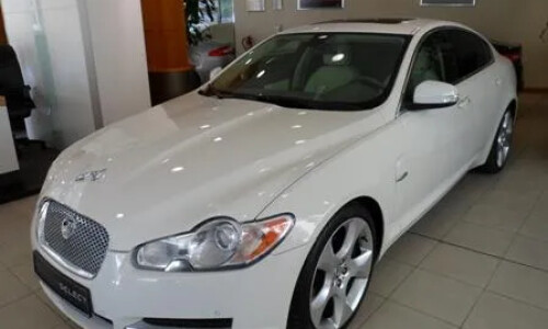 Jaguar XF 4.2 SV8 #9
