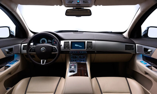 Jaguar XF Sportbrake #10
