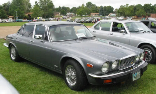 Jaguar XJ12 #8