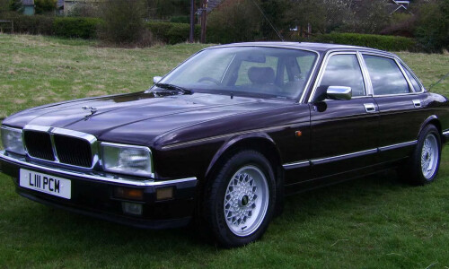 Jaguar XJ40 #3