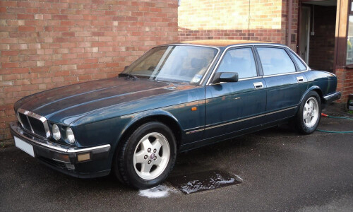 Jaguar XJ40 #9
