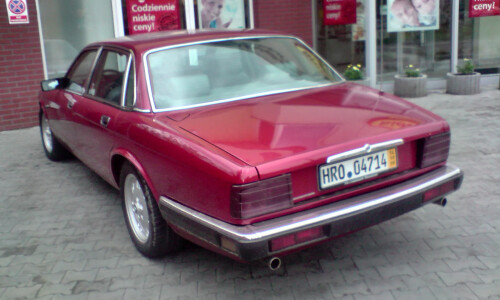 Jaguar XJ40 #10