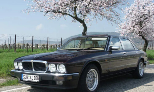 Jaguar XJ40 #14