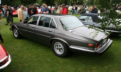 Jaguar XJ6 #9