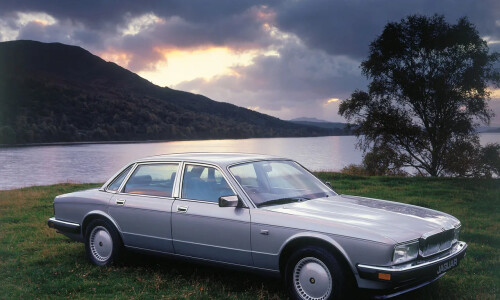 Jaguar XJ6 #12