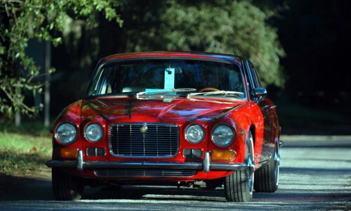 Jaguar XJ6 #14