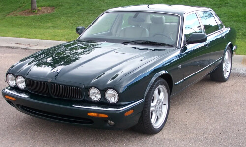 Jaguar XJ8 #7
