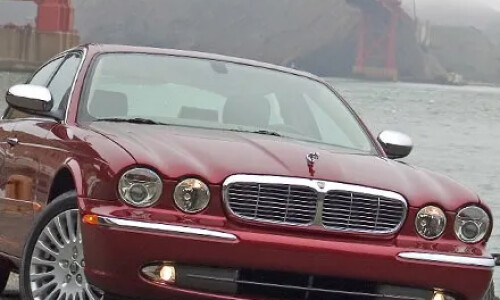 Jaguar XJ8 #10