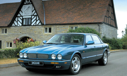 Jaguar XJR #4