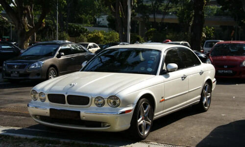 Jaguar XJR #7