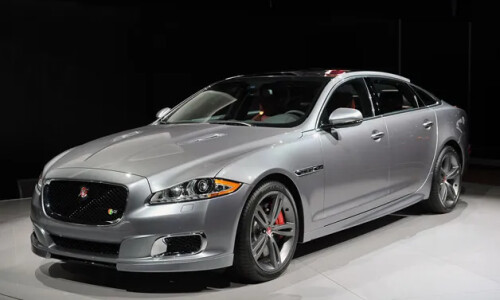 Jaguar XJR #8