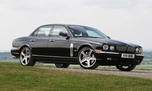 Jaguar XJR #9