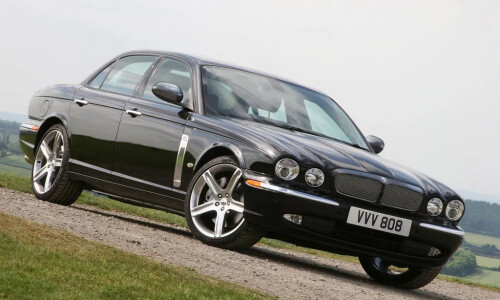 Jaguar XJR #10