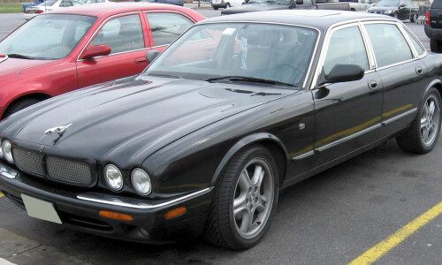 Jaguar XJR #11