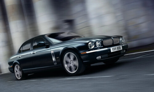 Jaguar XJR #14