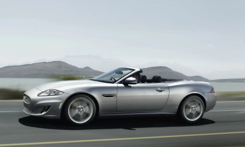 Jaguar XK #17