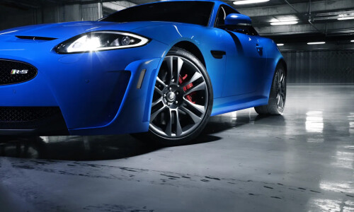 Jaguar XKR-S #9