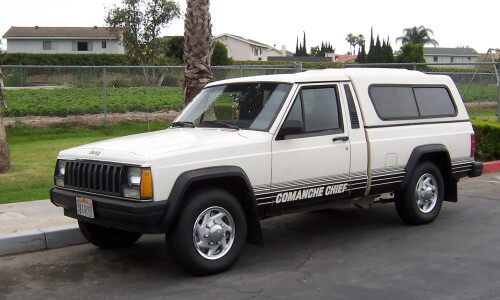 Jeep Comanche #9