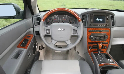 Jeep Grand Cherokee Overland #2