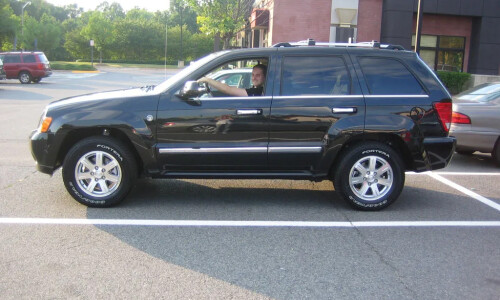 Jeep Grand Cherokee Overland #8