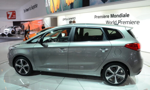 Kia Carens #13
