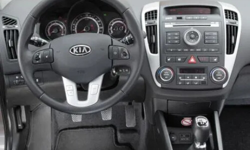 Kia cee`d 1.6 CVVT #2