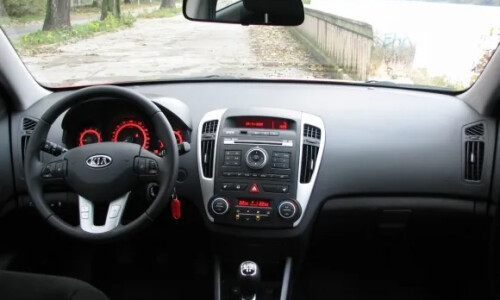 Kia cee`d 1.6 CVVT #13