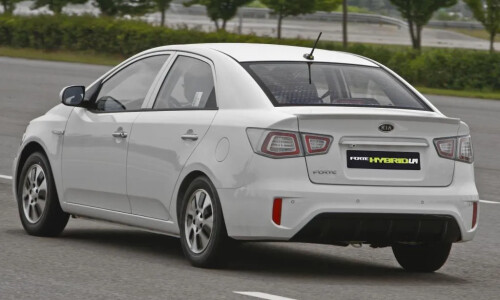 Kia Forte LPI Hybrid #4