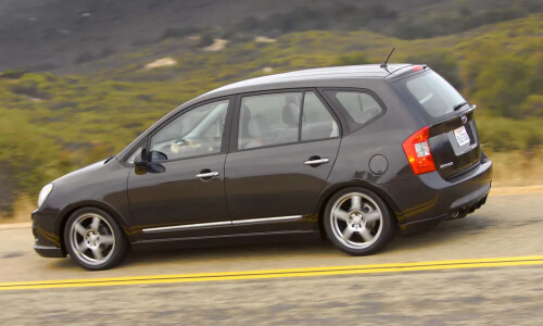 Kia Rondo #10