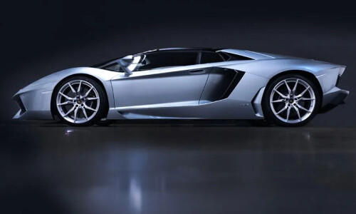 Lamborghini Aventador Roadster #3