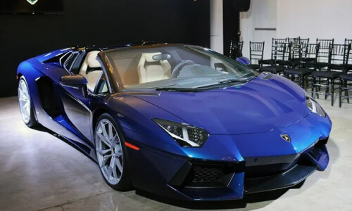 Lamborghini Aventador Roadster #11