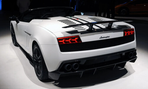 Lamborghini Gallardo Performante #16