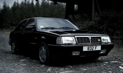 Lancia Thema 8.32 #2