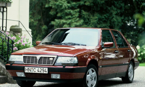 Lancia Thema 8.32 #3