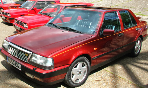 Lancia Thema 8.32 #4