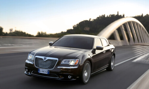 Lancia Thema AWD #8