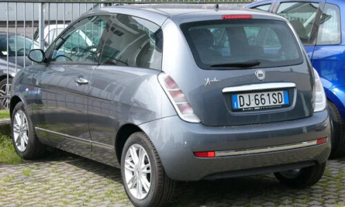 Lancia Ypsilon 1.4 16v #2