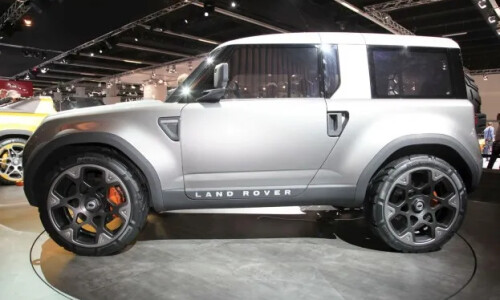 Land-Rover DC 100 #6