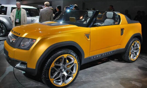 Land-Rover DC 100 #8