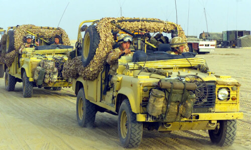 Land-Rover Defender #2
