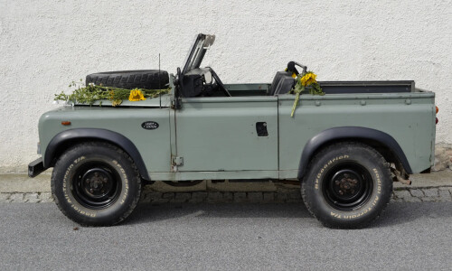 Land-Rover Defender #10