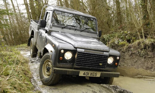 Land-Rover Defender Cabriolet Two #11