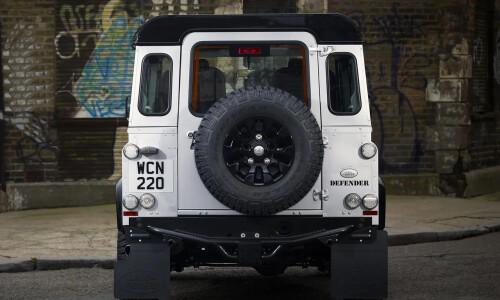 Land-Rover Defender Limited #6