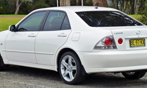 Lexus IS 200 #1