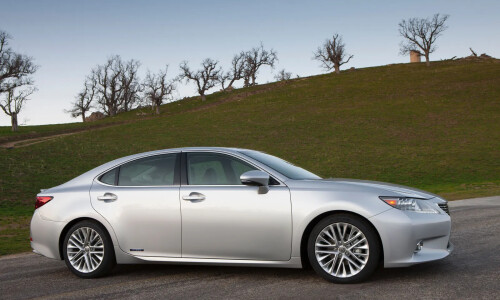 Lexus IS 300h #2